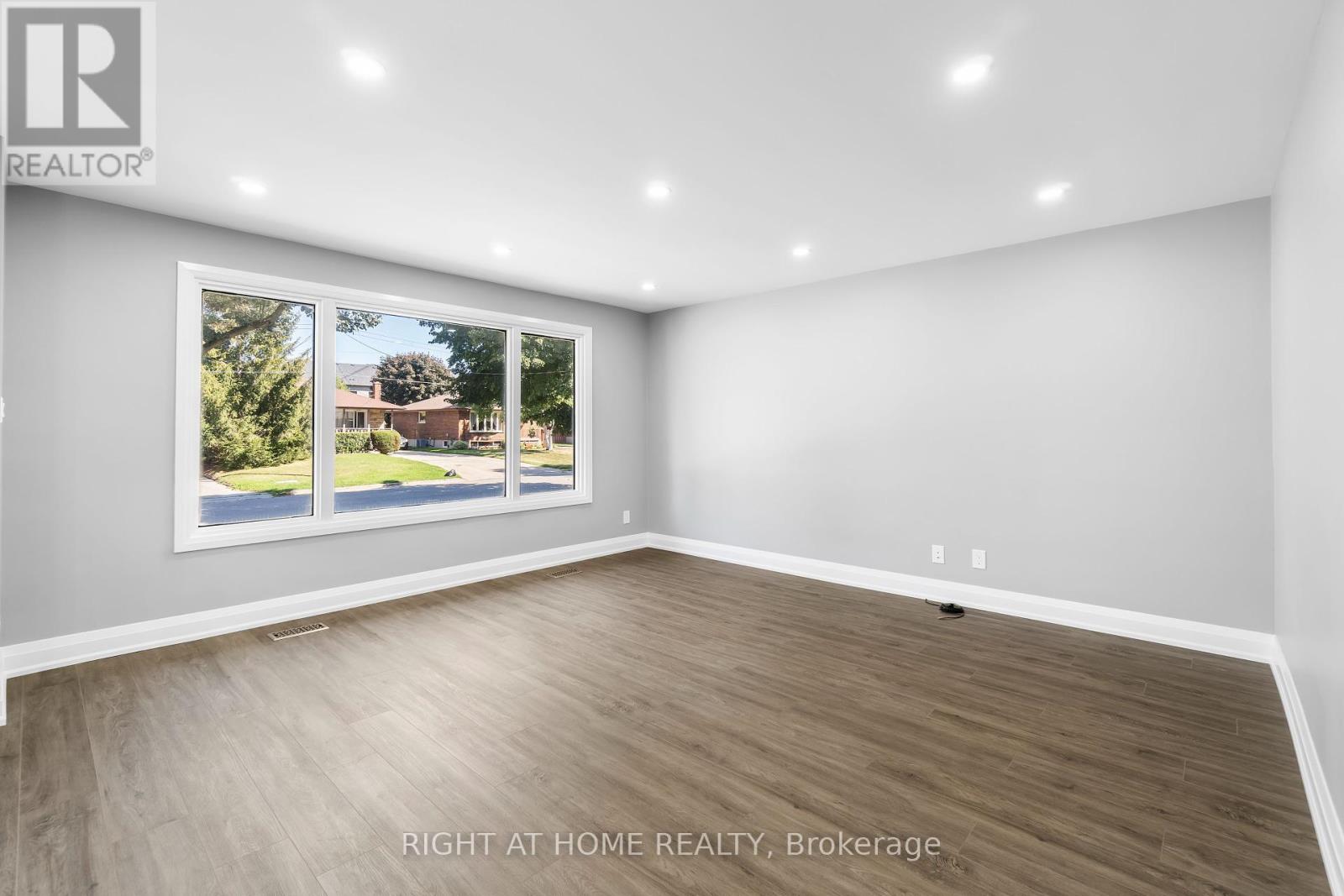 Main Floor - 256 Linden Street, Oshawa, Ontario  L1H 6R4 - Photo 6 - E12154462