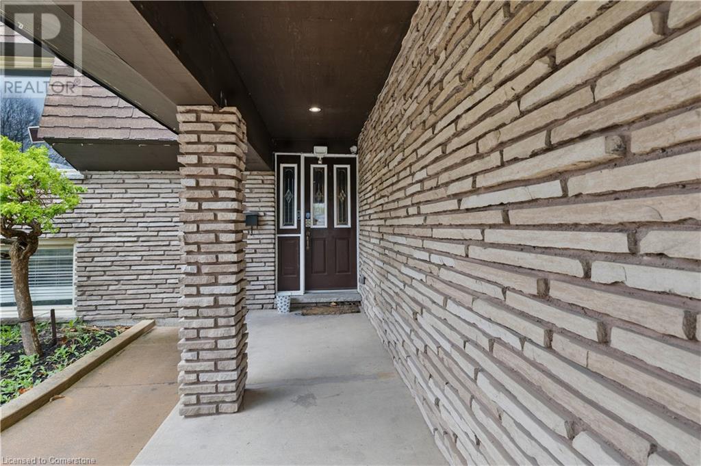 Property at 72 UNDERHILL Crescent image 4