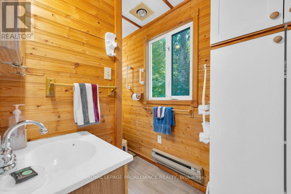 174 Cottage Lane, Tweed (Tweed (Village)), Ontario  K0K 3J0 - Photo 10 - X12154538