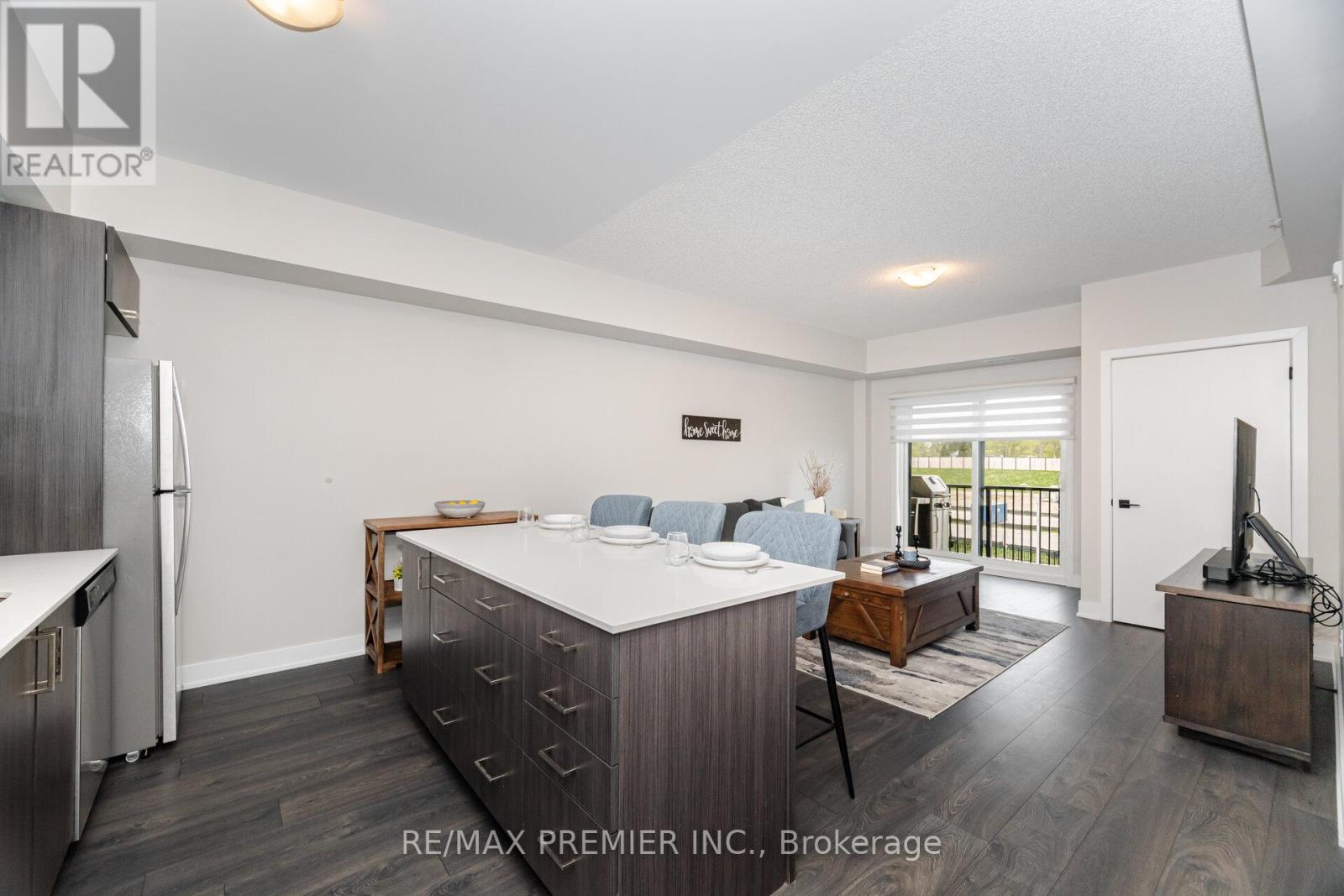308 - 6 Spice Way, Barrie, Ontario  L9J 0J9 - Photo 11 - S12154397