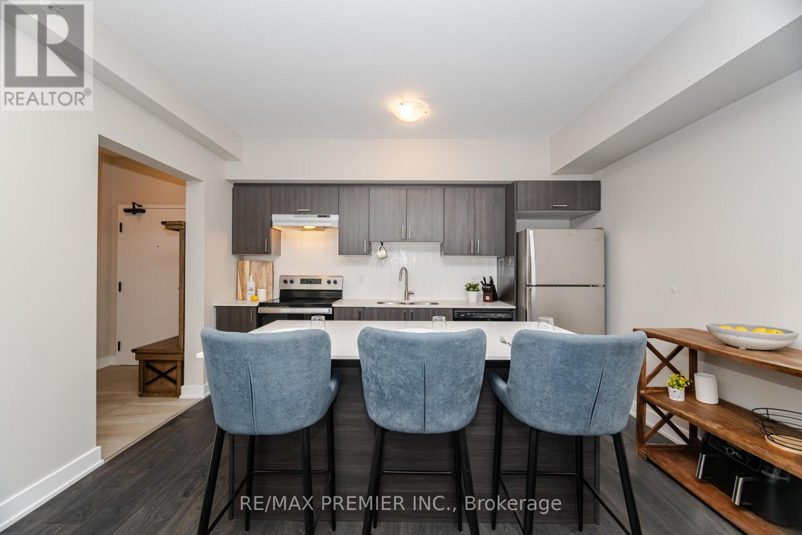 308 - 6 Spice Way, Barrie, Ontario  L9J 0J9 - Photo 8 - S12154397
