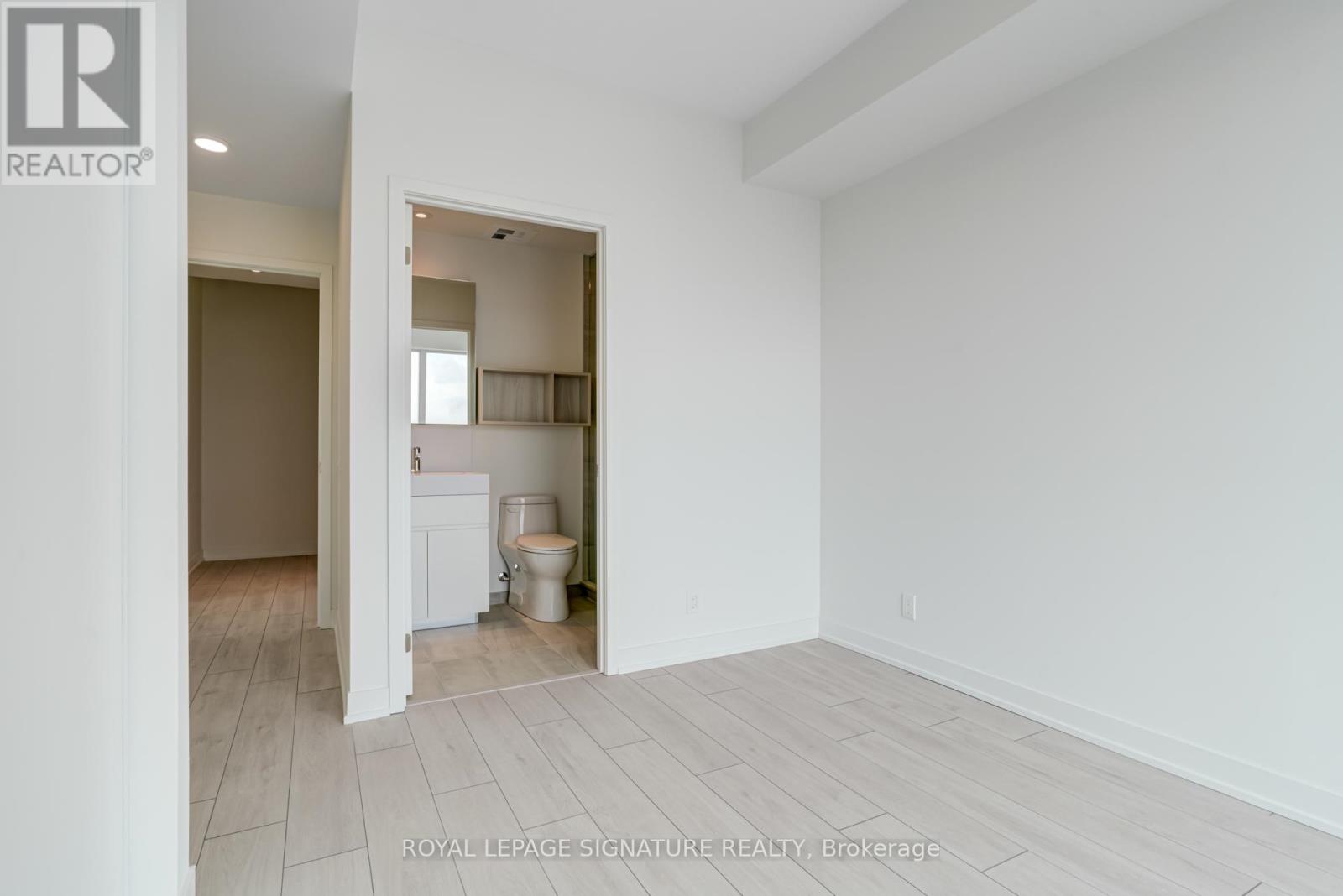 1208 - 39 Mary St Street, Barrie, Ontario  L4N 1S9 - Photo 18 - S12154428