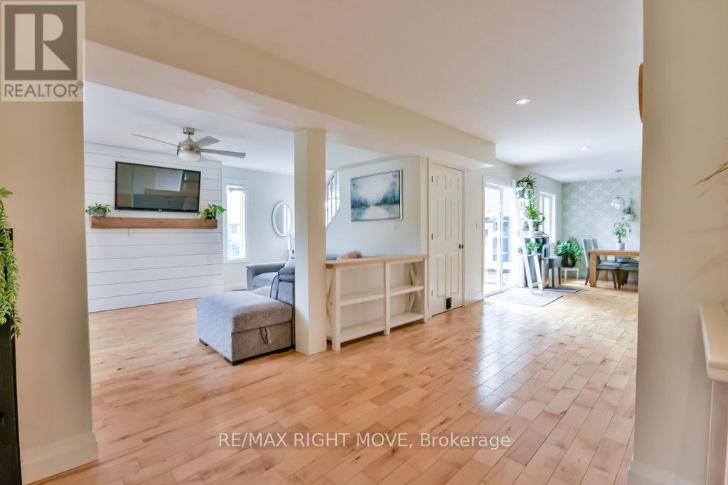 3366 Beckett Place, Severn, Ontario  L3V 0V9 - Photo 10 - S12154436