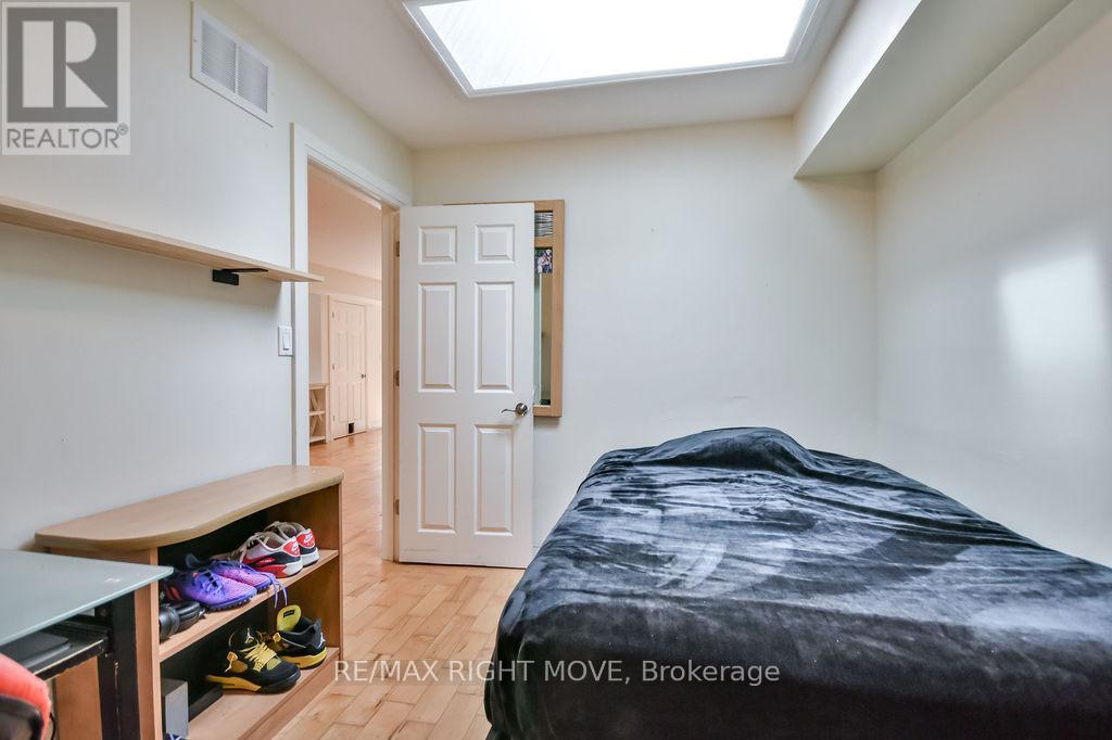 3366 Beckett Place, Severn, Ontario  L3V 0V9 - Photo 11 - S12154436