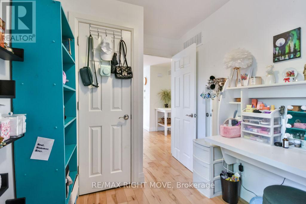 3366 Beckett Place, Severn, Ontario  L3V 0V9 - Photo 13 - S12154436