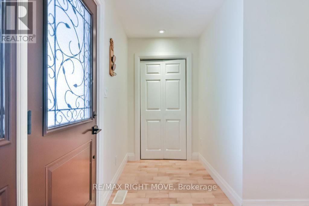 3366 Beckett Place, Severn, Ontario  L3V 0V9 - Photo 7 - S12154436