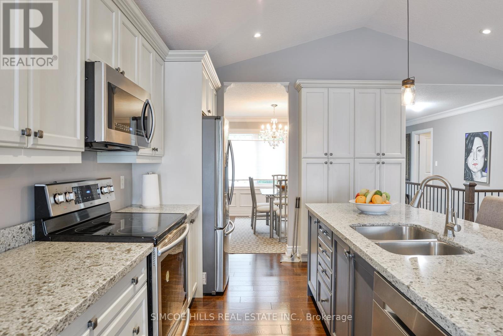 3886 Wood Avenue, Severn, Ontario  L3V 0T9 - Photo 10 - S12154466