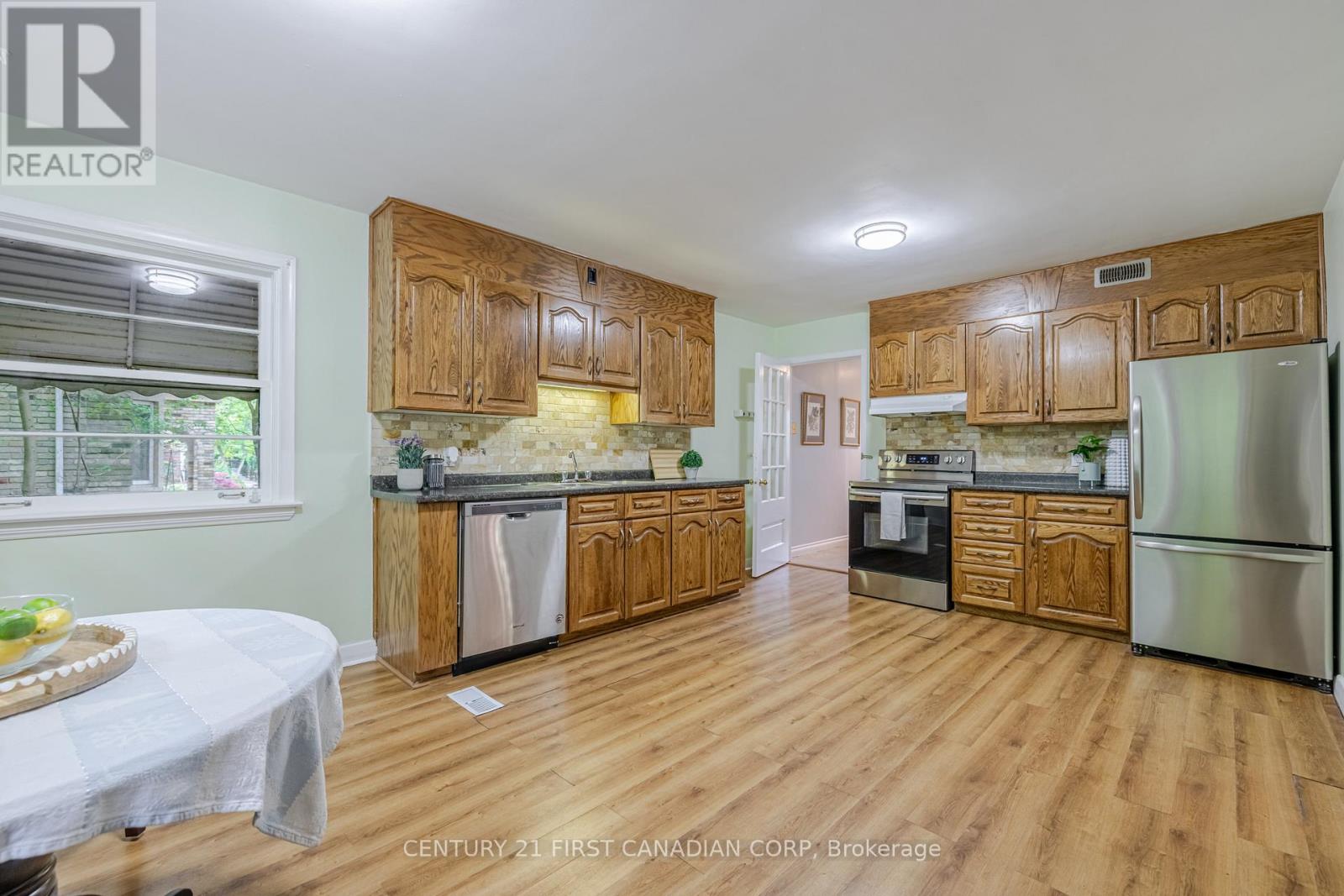 420 Riverside Drive, London North (North N), Ontario  N6H 2R7 - Photo 8 - X12154551