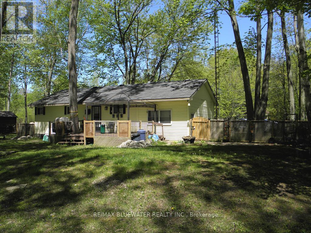 6077 Danbea Lane, Lambton Shores, Ontario  N0N 1J1 - Photo 4 - X12154597