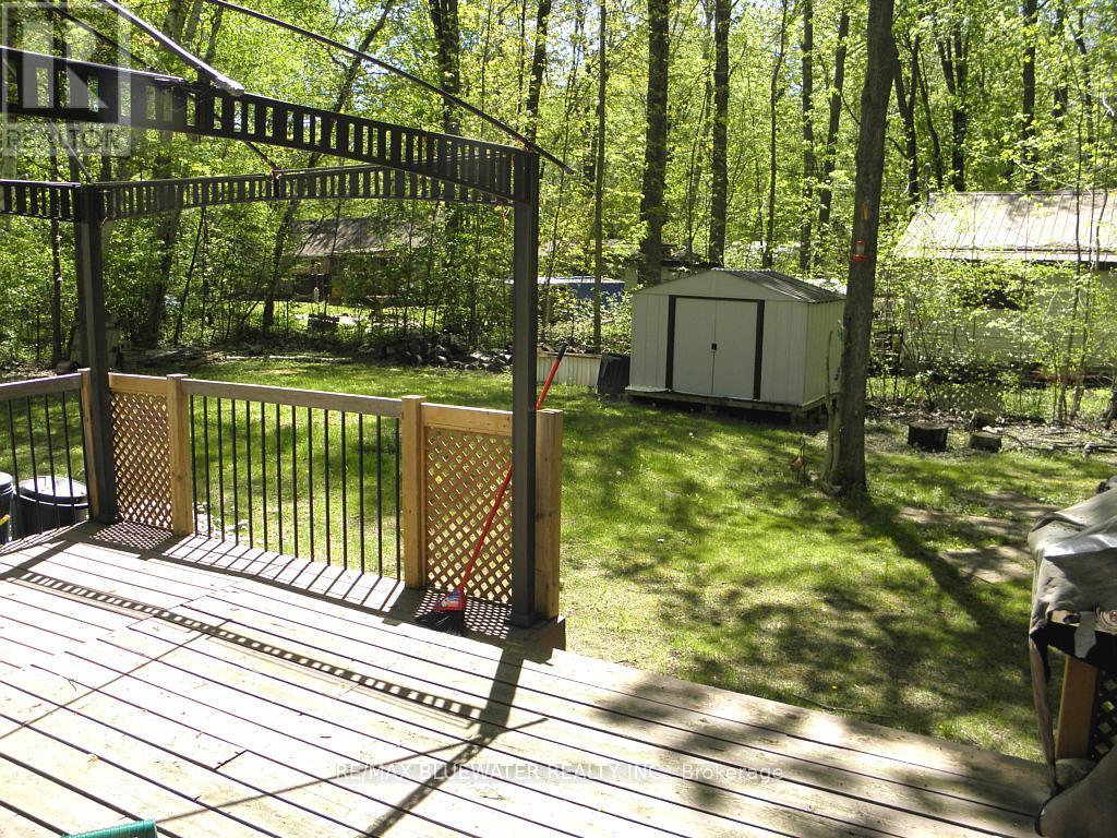 6077 Danbea Lane, Lambton Shores, Ontario  N0N 1J1 - Photo 6 - X12154597