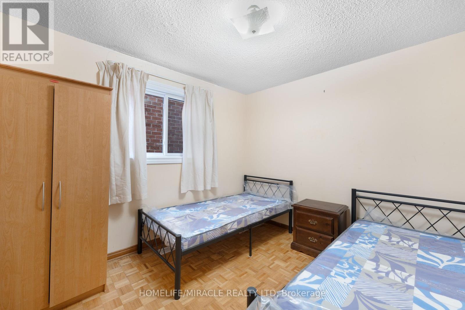 4 Greendowns Drive, Toronto (Scarborough Village), Ontario  M1M 2G7 - Photo 31 - E12152872