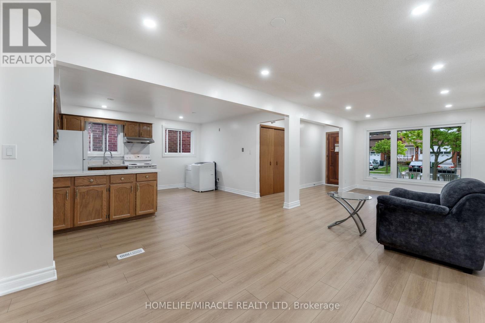 4 Greendowns Drive, Toronto (Scarborough Village), Ontario  M1M 2G7 - Photo 13 - E12152872