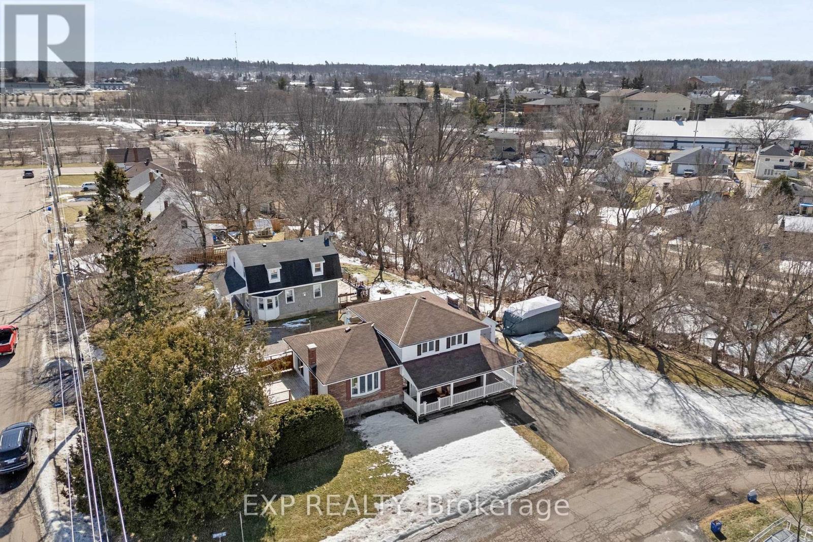 320 Francis Street, Renfrew, Ontario  K7V 4L7 - Photo 9 - X12154572
