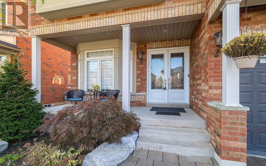 6844 Golden Hills Way, Mississauga, Ontario  L5W 1P3 - Photo 2 - W12150449