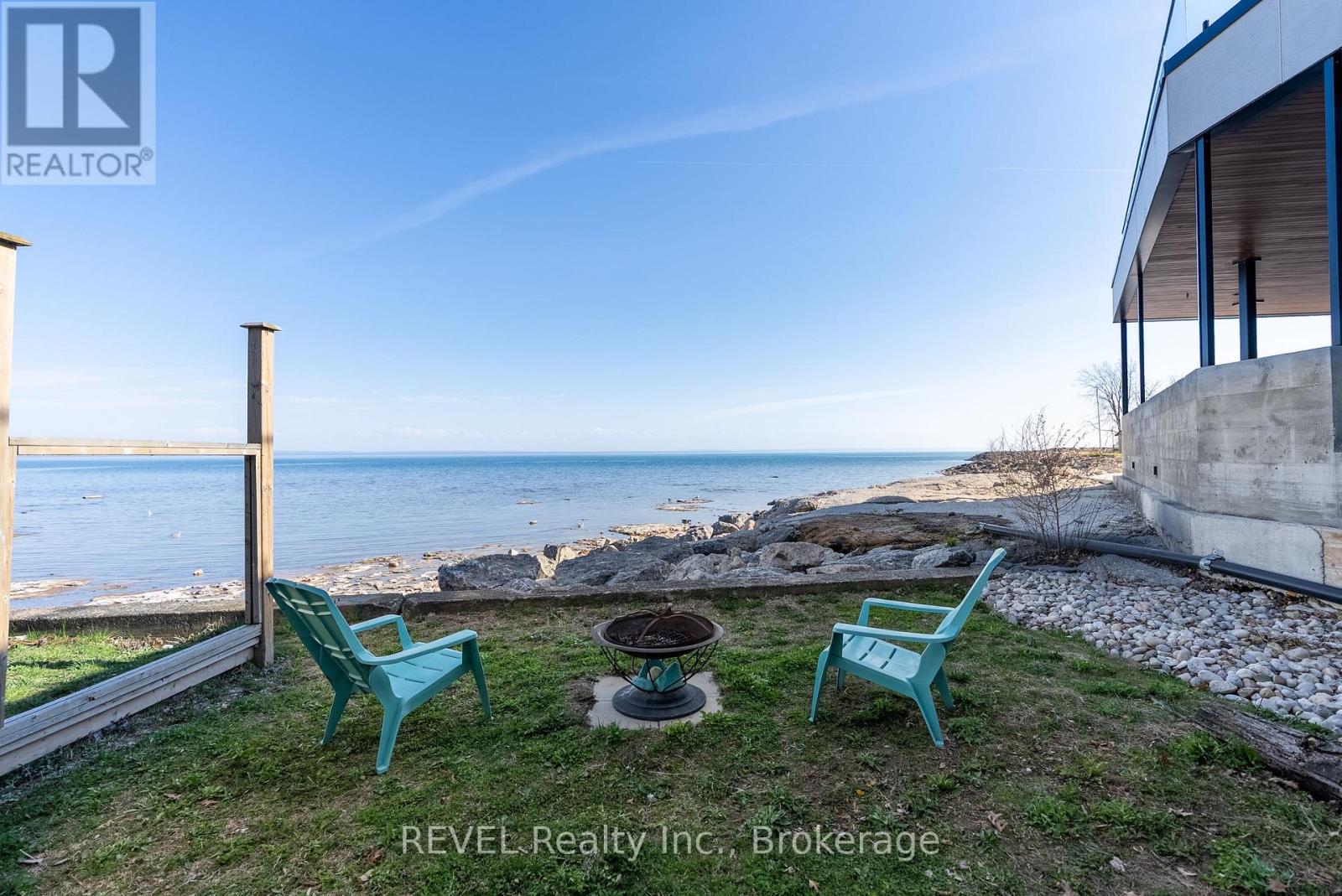 3819 Terrace Lane, Fort Erie, Ontario  L0S 1B0 - Photo 2 - X12154476