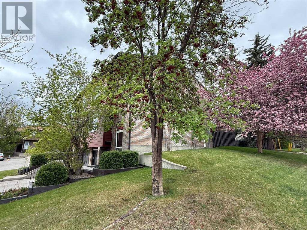 Property at 22, 210 86 Avenue SE image 3