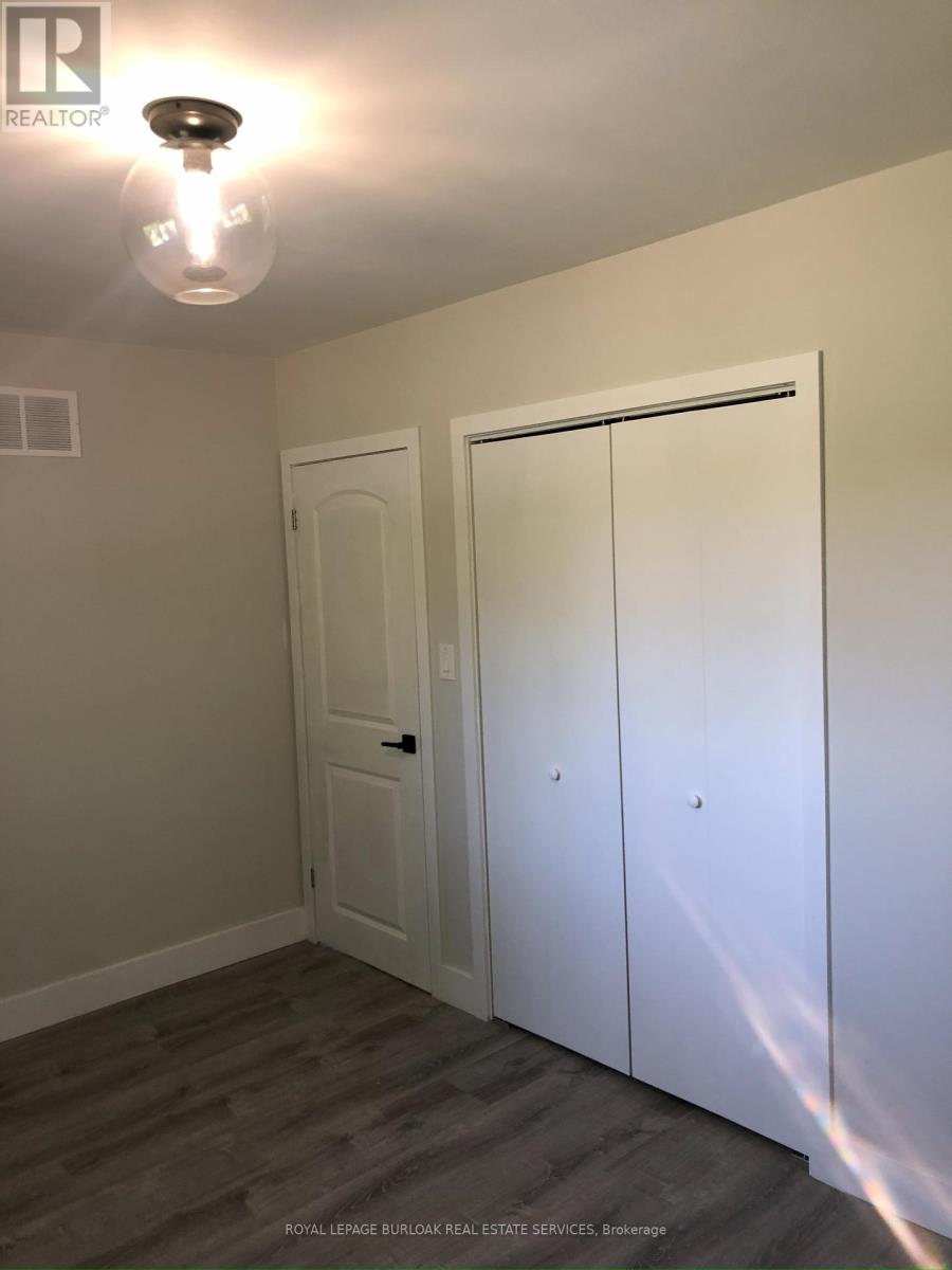 1135 Tavistock Drive, Burlington, Ontario  L7P 2N3 - Photo 10 - W12154400