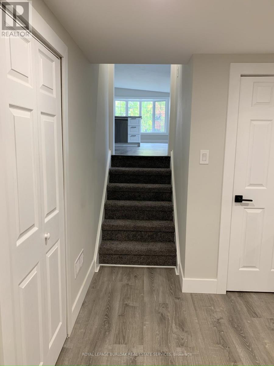 1135 Tavistock Drive, Burlington, Ontario  L7P 2N3 - Photo 15 - W12154400