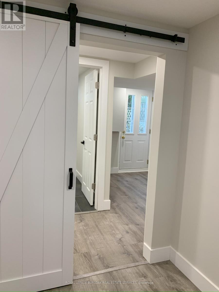 1135 Tavistock Drive, Burlington, Ontario  L7P 2N3 - Photo 16 - W12154400