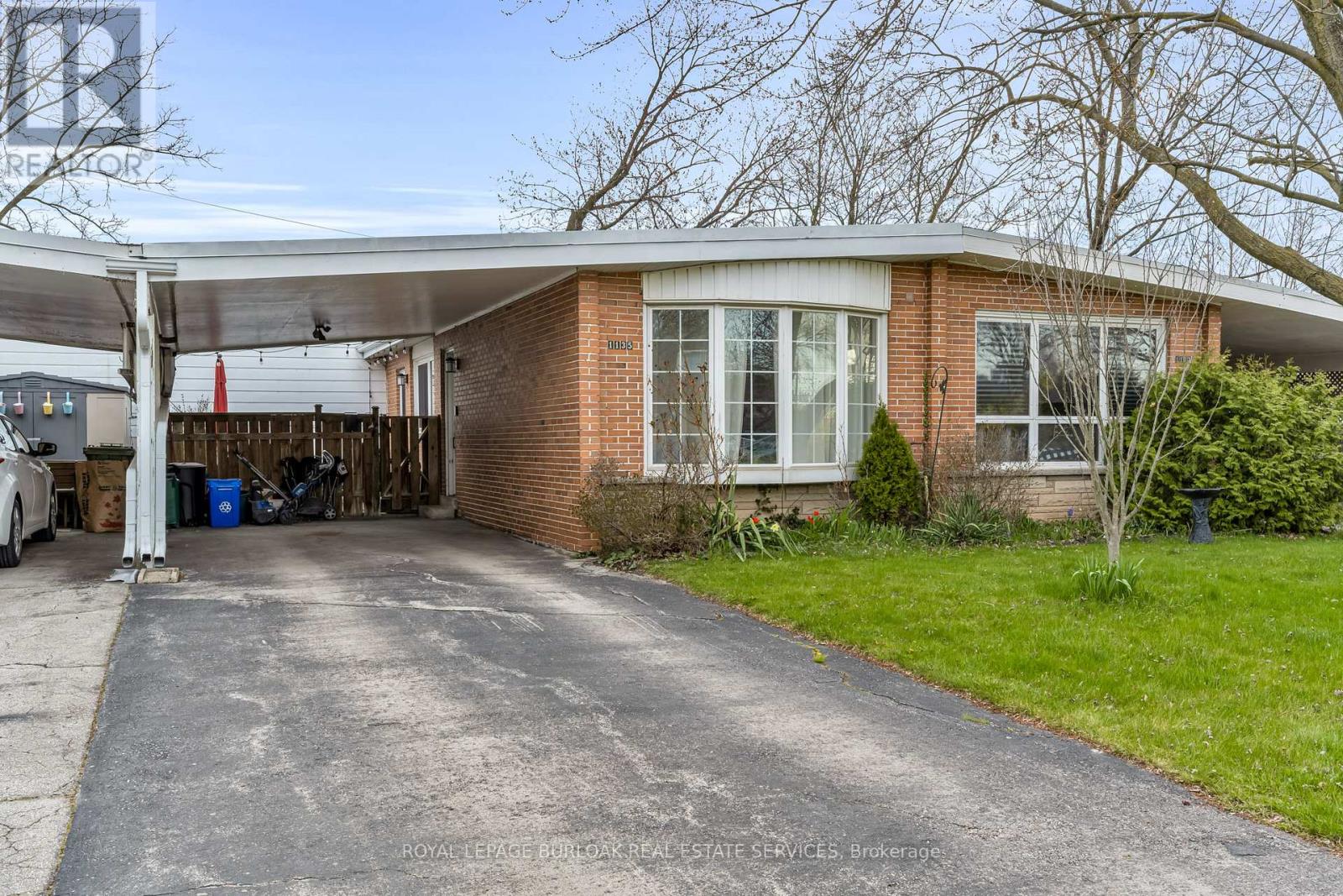 1135 Tavistock Drive, Burlington (Mountainside), Ontario  L7P 2N3 - Photo 2 - W12154400