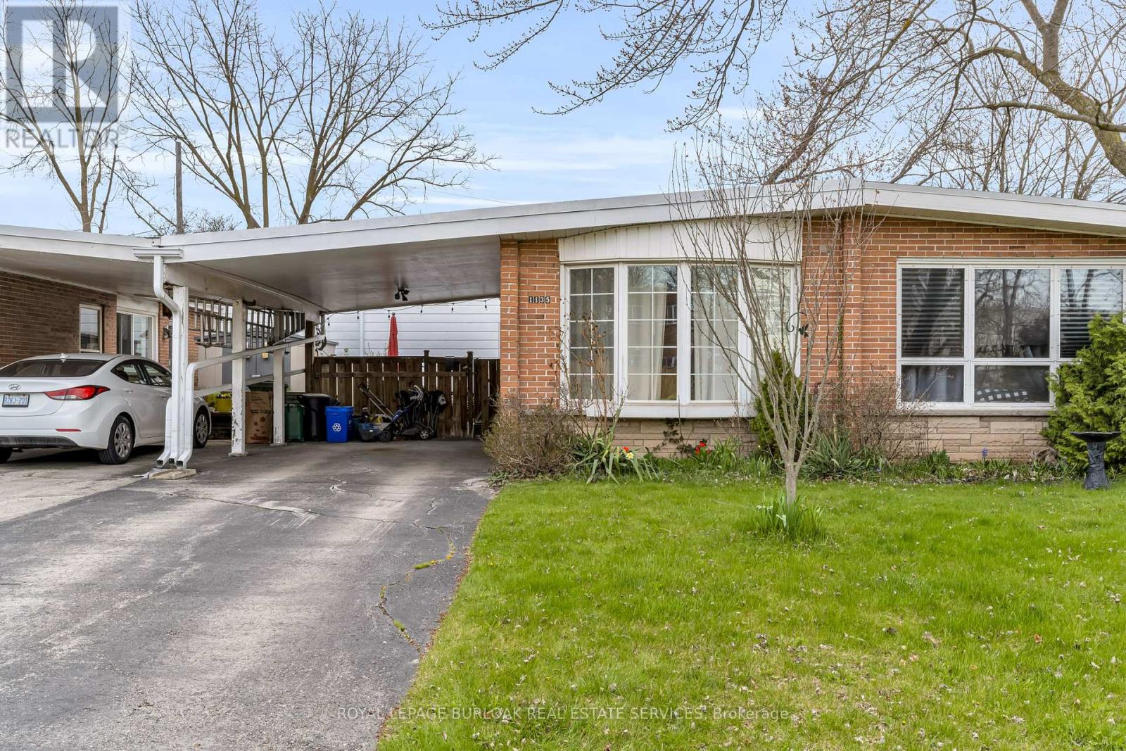 1135 Tavistock Drive, Burlington (Mountainside), Ontario  L7P 2N3 - Photo 3 - W12154400