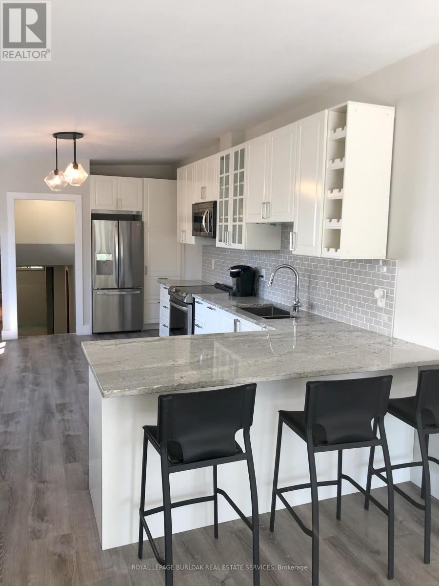 1135 Tavistock Drive, Burlington (Mountainside), Ontario  L7P 2N3 - Photo 8 - W12154400