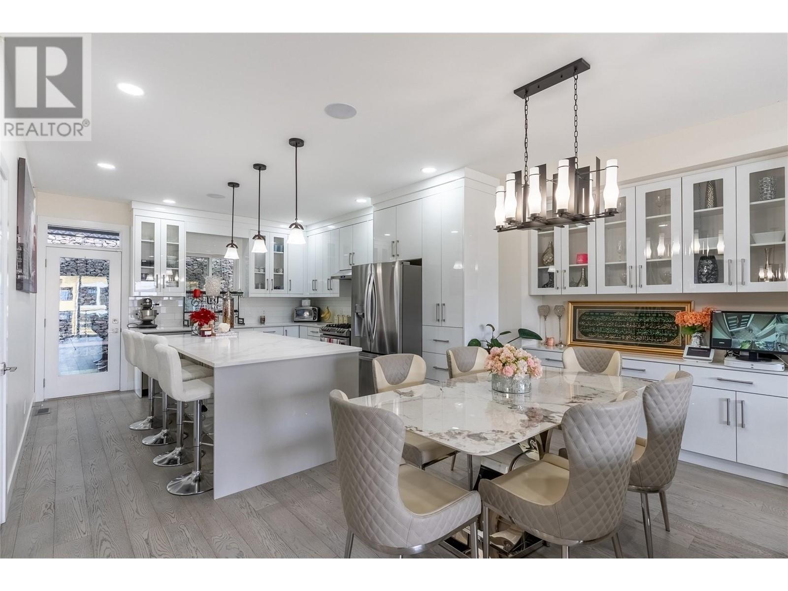 Property at 1069 FORDEN Place image 4