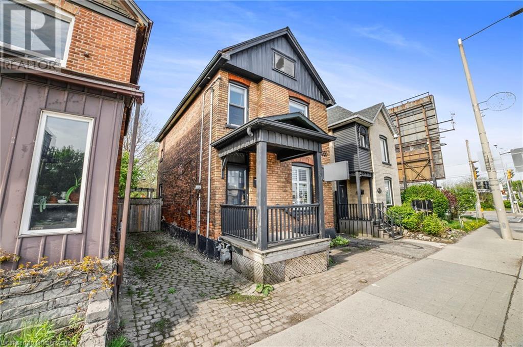 Property at 461 MAIN Street W image 3