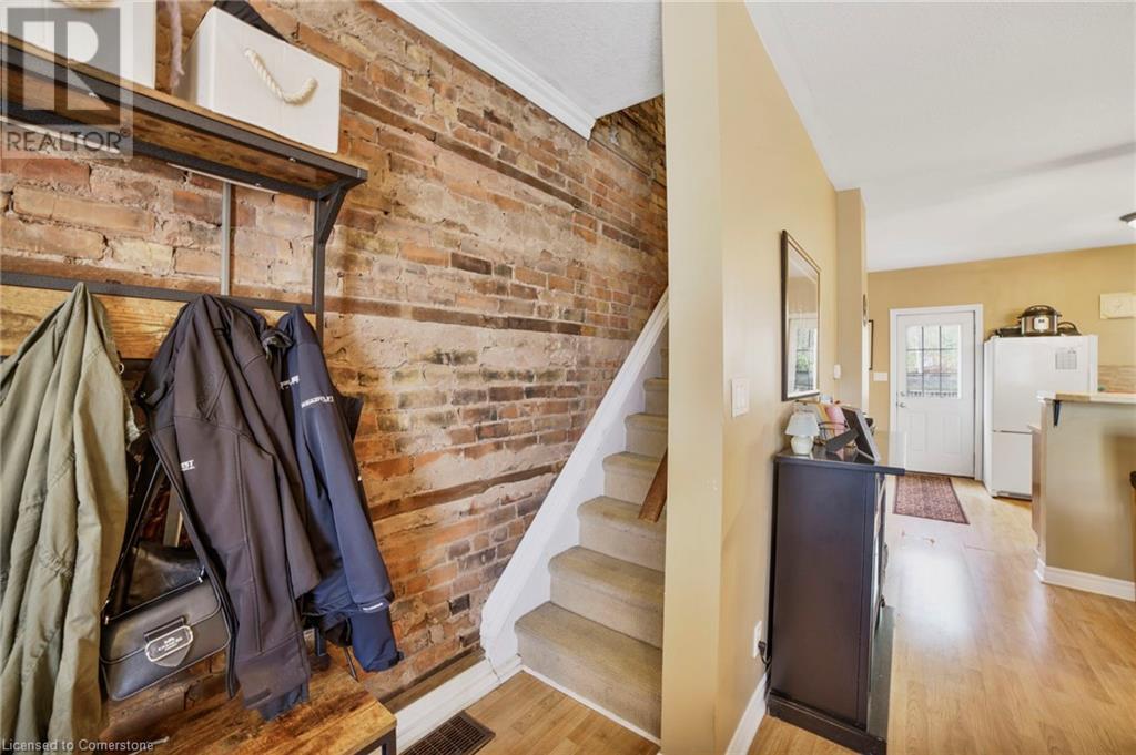 Property at 461 MAIN Street W image 5
