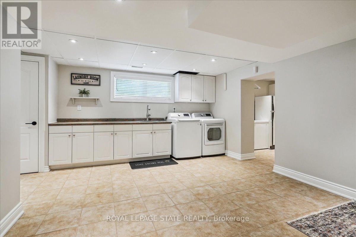 10 Azalea Court, Hamilton, Ontario  L8J 1K4 - Photo 36 - X12154396