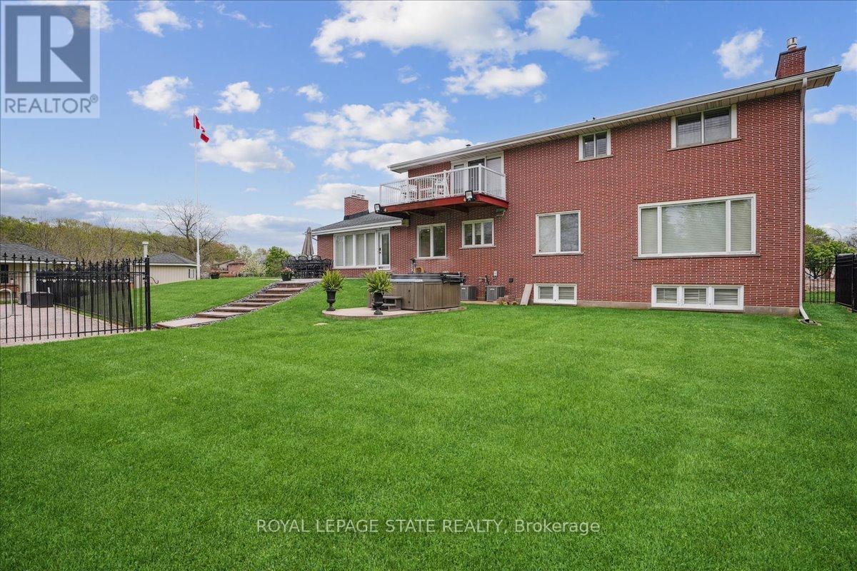10 Azalea Court, Hamilton, Ontario  L8J 1K4 - Photo 46 - X12154396