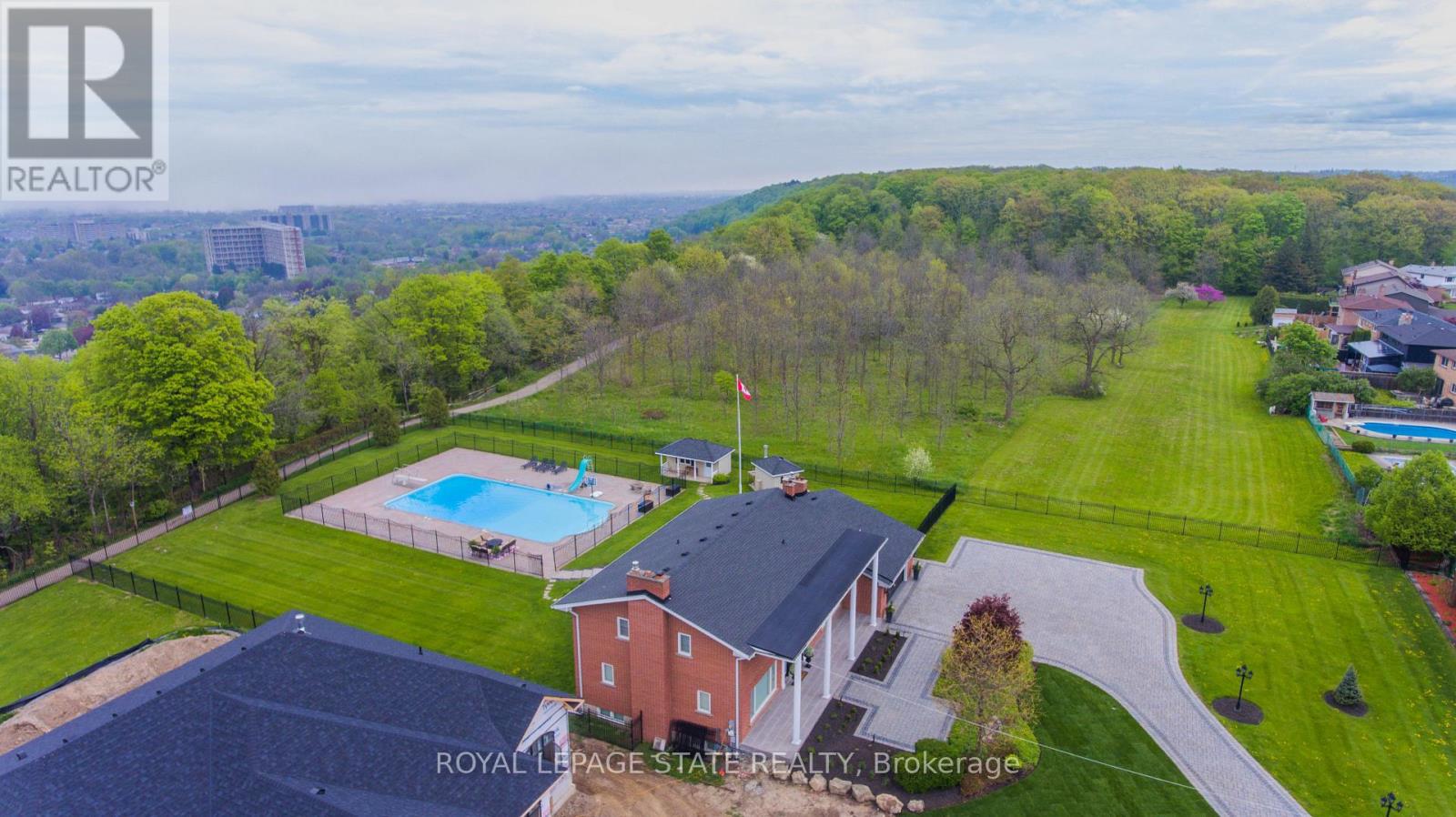 10 Azalea Court, Hamilton, Ontario  L8J 1K4 - Photo 50 - X12154396