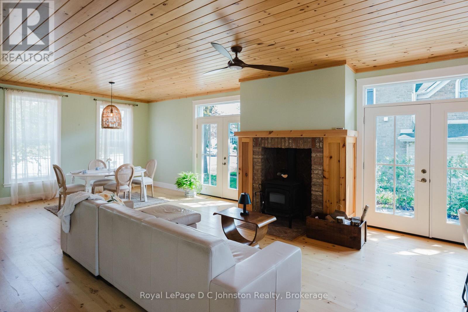 66 Grosvenor St Street N, Saugeen Shores, Ontario  N0H 2L0 - Photo 8 - X12154602
