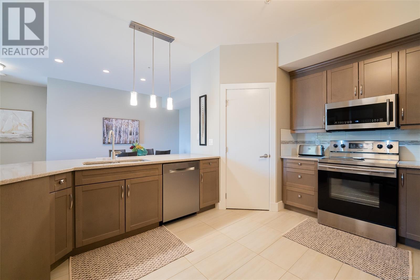 304 104 Esplanade St, Nanaimo, British Columbia  V9R 0G6 - Photo 5 - 1000228