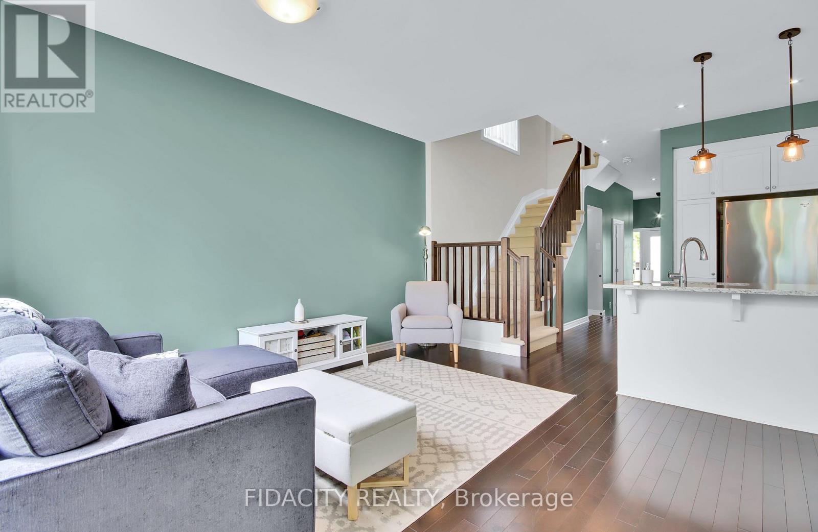 284 Wood Acres Grove, Ottawa, Ontario  K1T 0B3 - Photo 19 - X12154473
