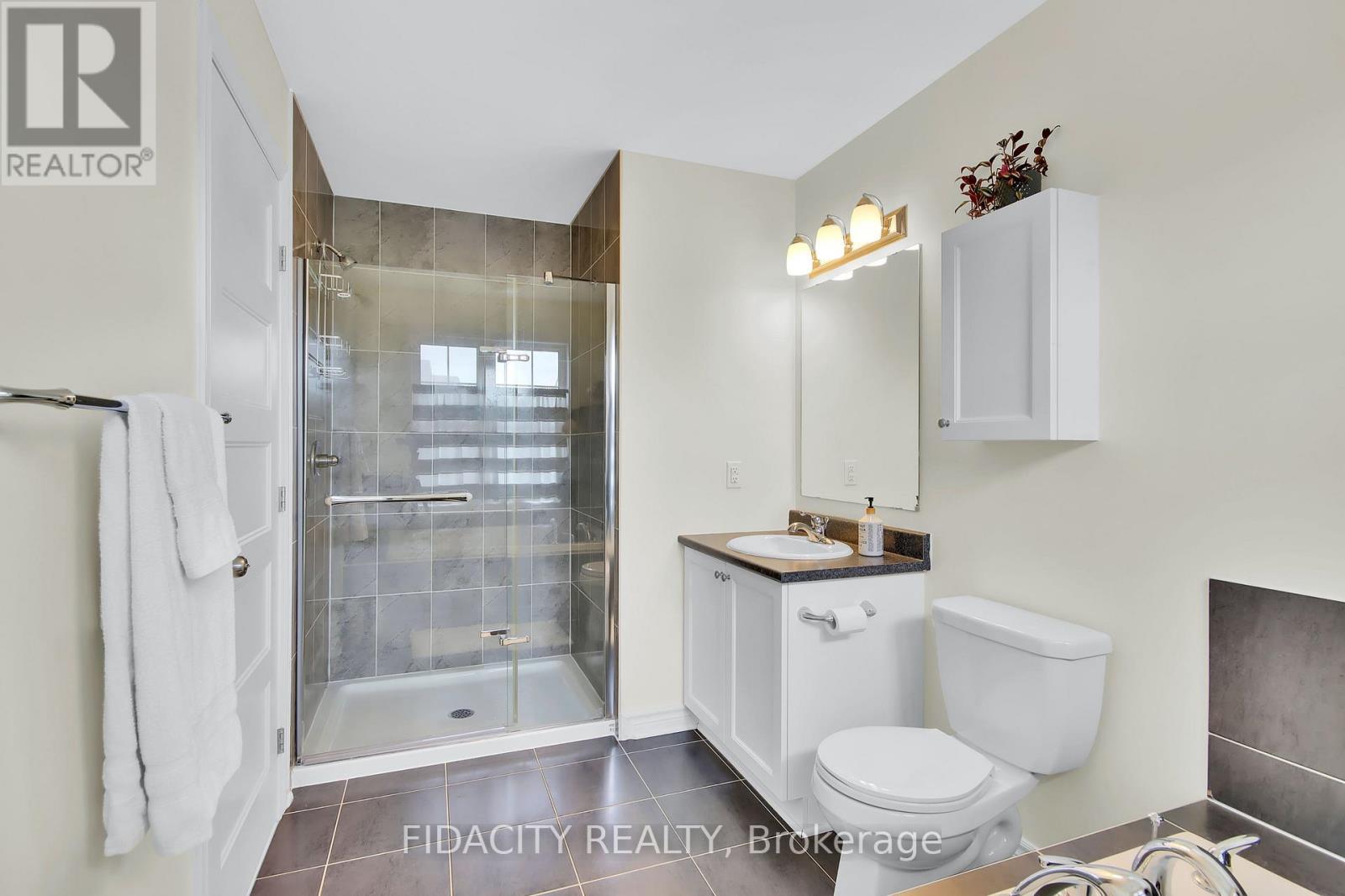 284 Wood Acres Grove, Ottawa, Ontario  K1T 0B3 - Photo 28 - X12154473