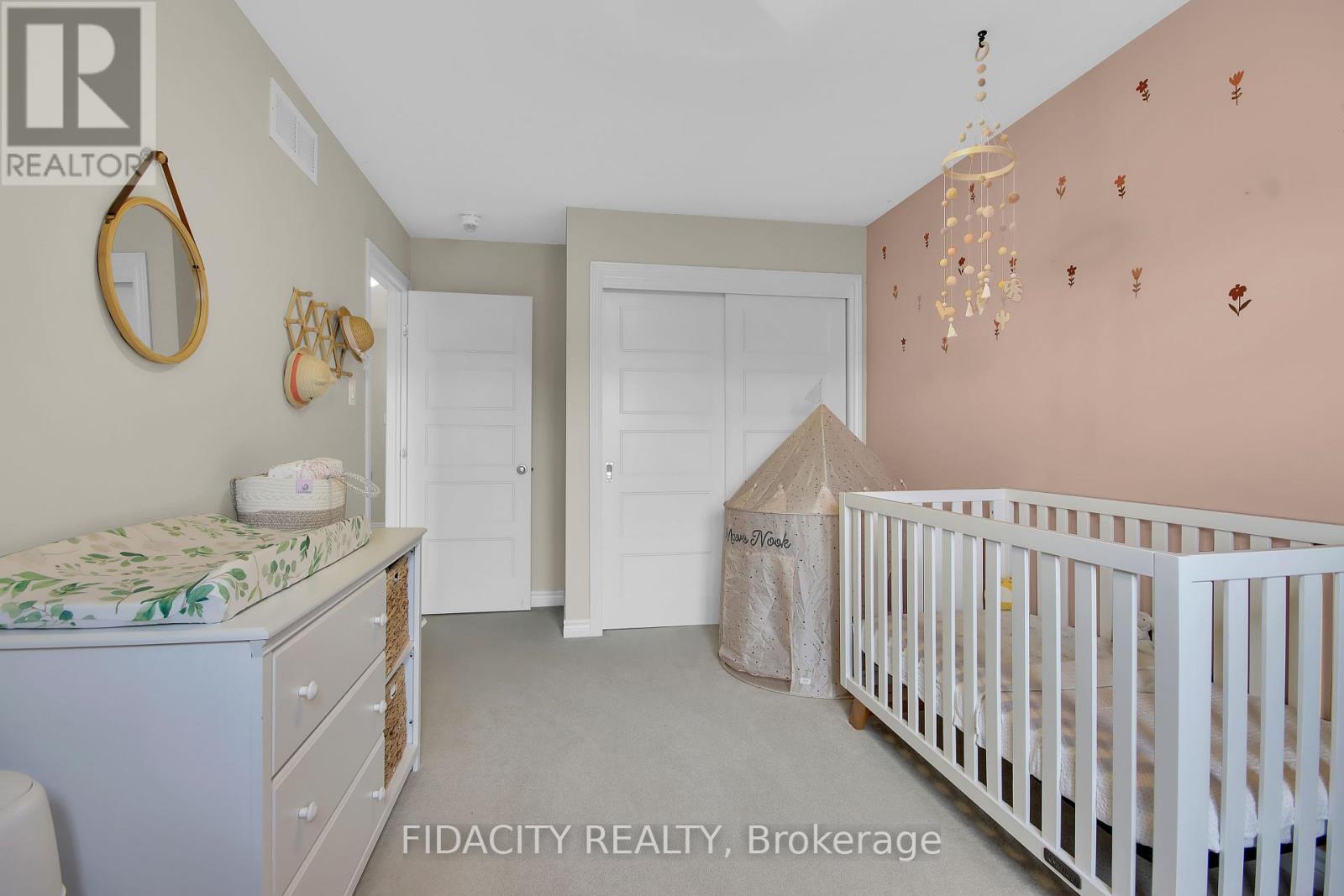 284 Wood Acres Grove, Ottawa, Ontario  K1T 0B3 - Photo 35 - X12154473