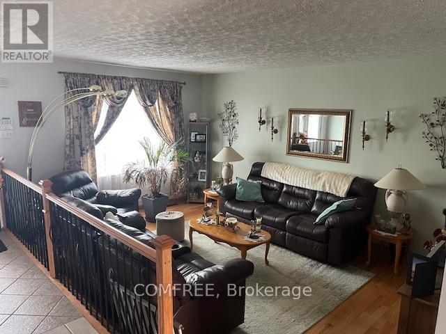 54 Albert Street, Russell, Ontario  K0A 1W0 - Photo 10 - X12154507