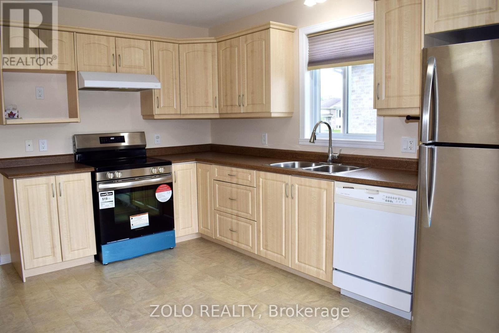 329 Ellen Avenue, Cornwall, Ontario  K6J 5T7 - Photo 10 - X12154539