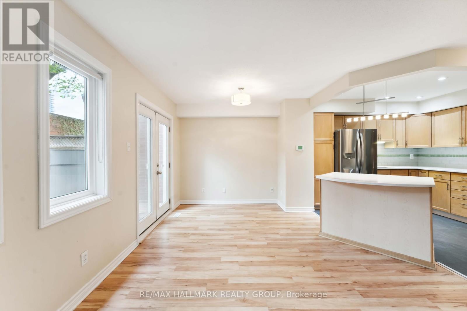 12 - 110 Walnut Court, Ottawa, Ontario  K1R 7W2 - Photo 10 - X12154558