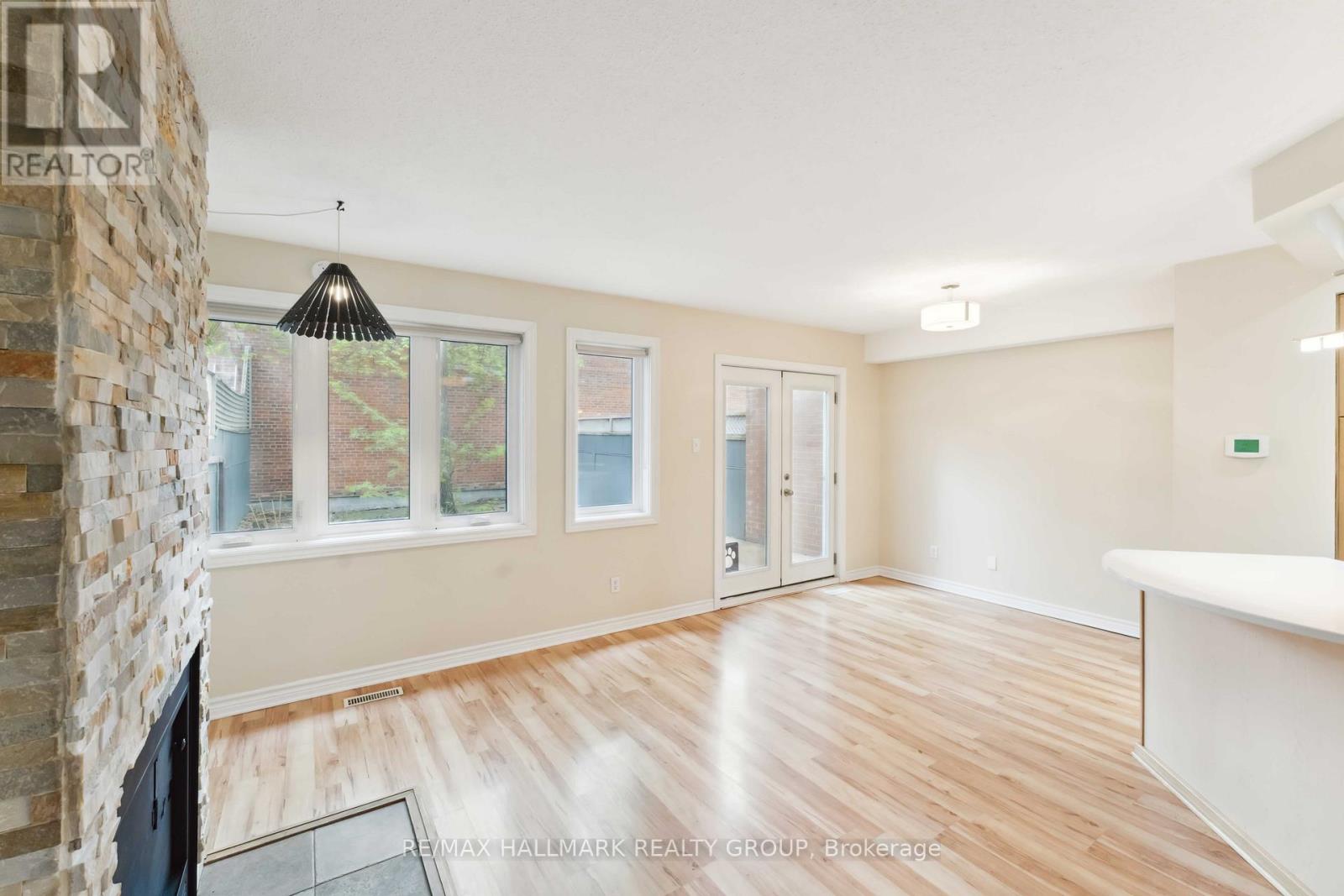 12 - 110 Walnut Court, Ottawa, Ontario  K1R 7W2 - Photo 11 - X12154558