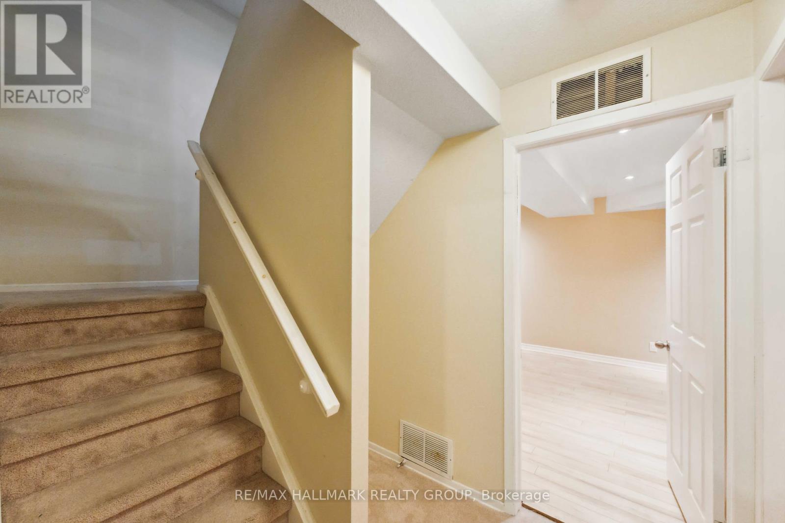 12 - 110 Walnut Court, Ottawa, Ontario  K1R 7W2 - Photo 24 - X12154558