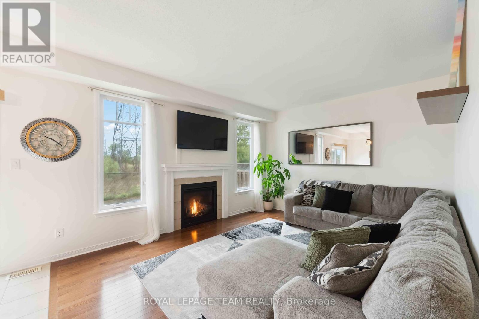 52 Tapadero Avenue, Ottawa, Ontario  K2V 0E1 - Photo 8 - X12154636