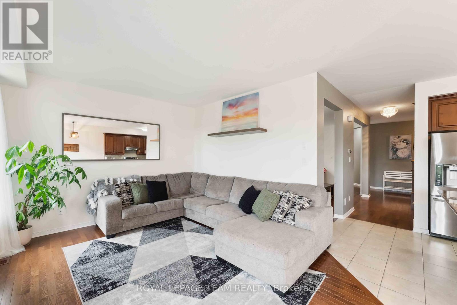 52 Tapadero Avenue, Ottawa, Ontario  K2V 0E1 - Photo 9 - X12154636