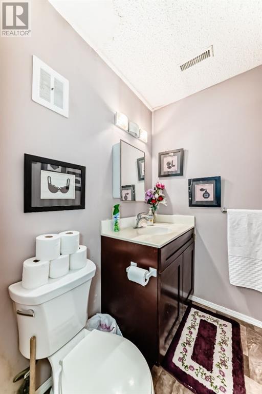 68 Pennsburg Way Se, Calgary, Alberta  T2A 2J5 - Photo 31 - A2220430