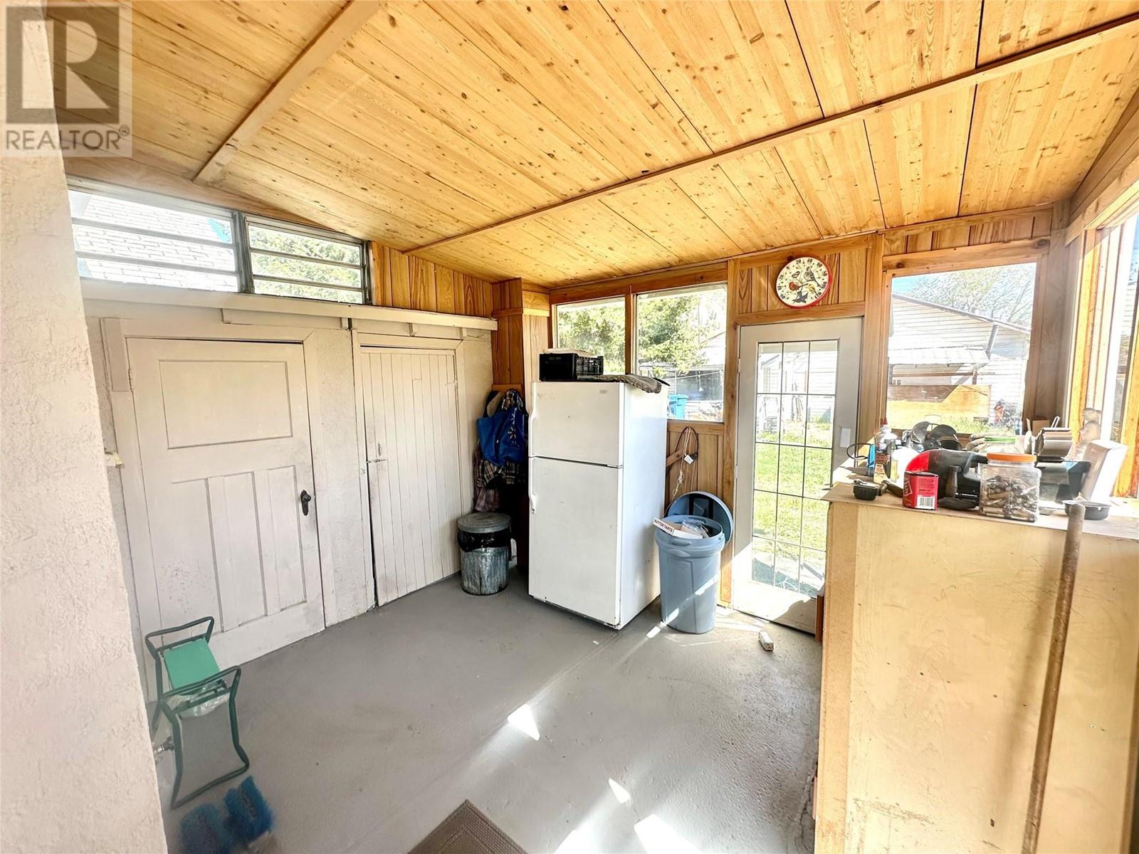 110 9th Avenue, Keremeos, British Columbia  V0X 1N3 - Photo 31 - 10346399