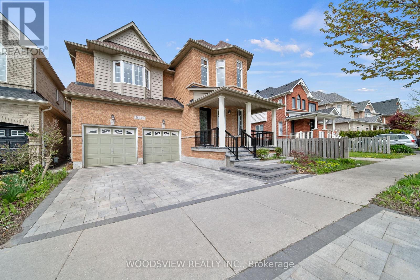 142 West Lawn Crescent, Whitchurch-Stouffville, Ontario  L4A 0B4 - Photo 3 - N12142005