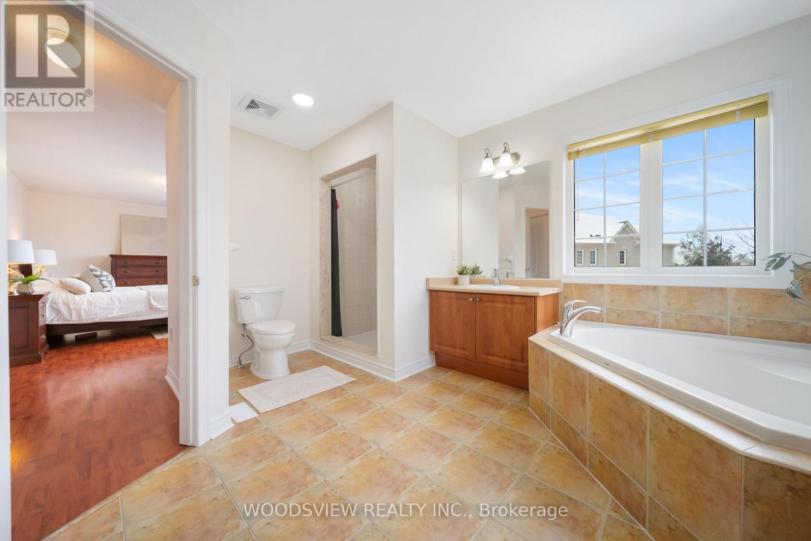 142 West Lawn Crescent, Whitchurch-Stouffville, Ontario  L4A 0B4 - Photo 14 - N12142005