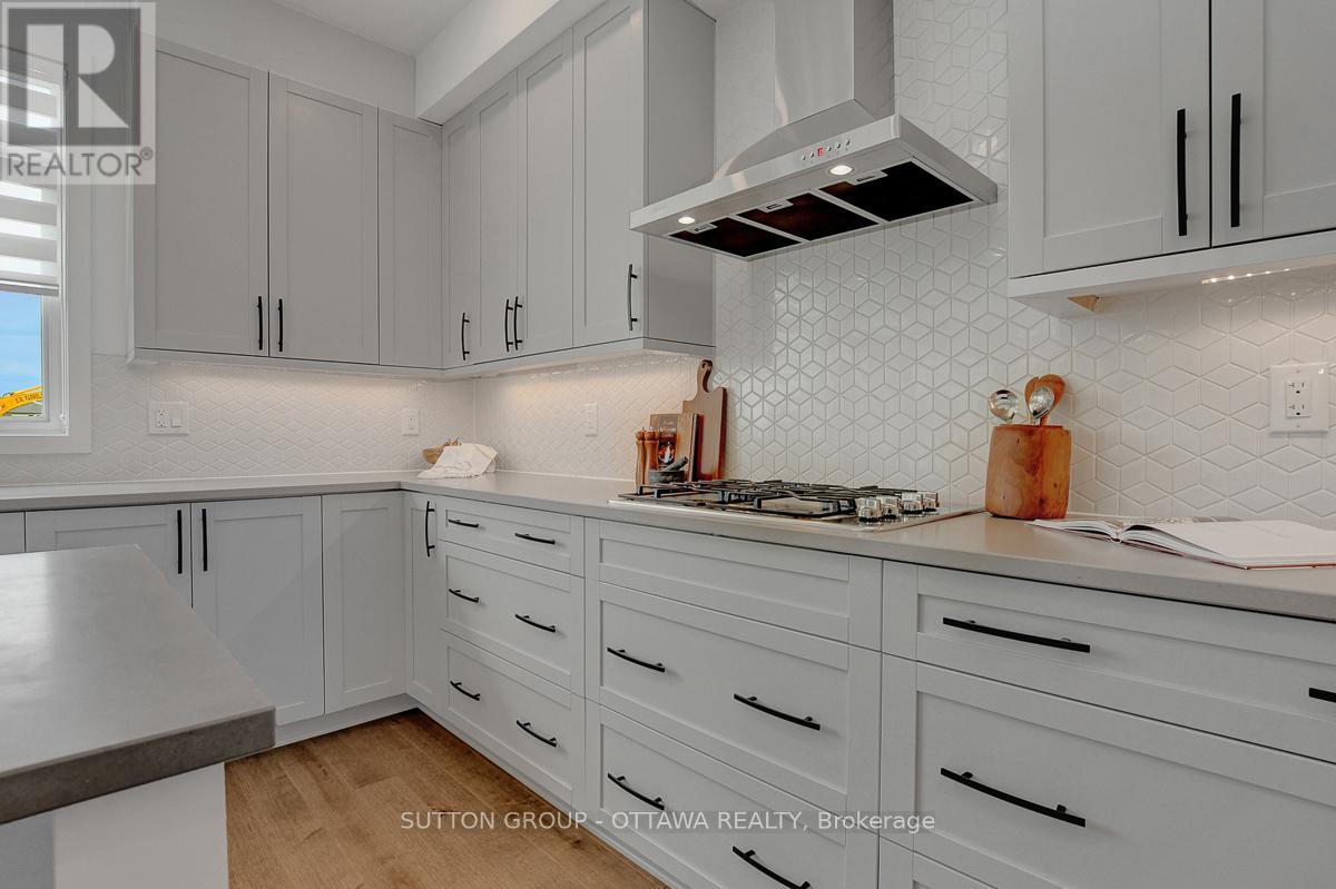 908 Duxbury Lane, Ottawa, Ontario  K4M 0M3 - Photo 14 - X12150716