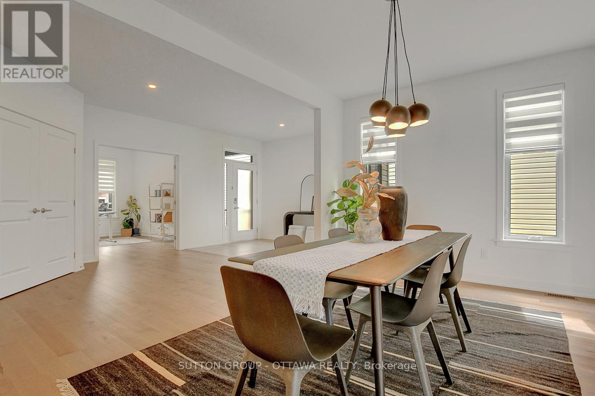 908 Duxbury Lane, Ottawa, Ontario  K4M 0M3 - Photo 8 - X12150716